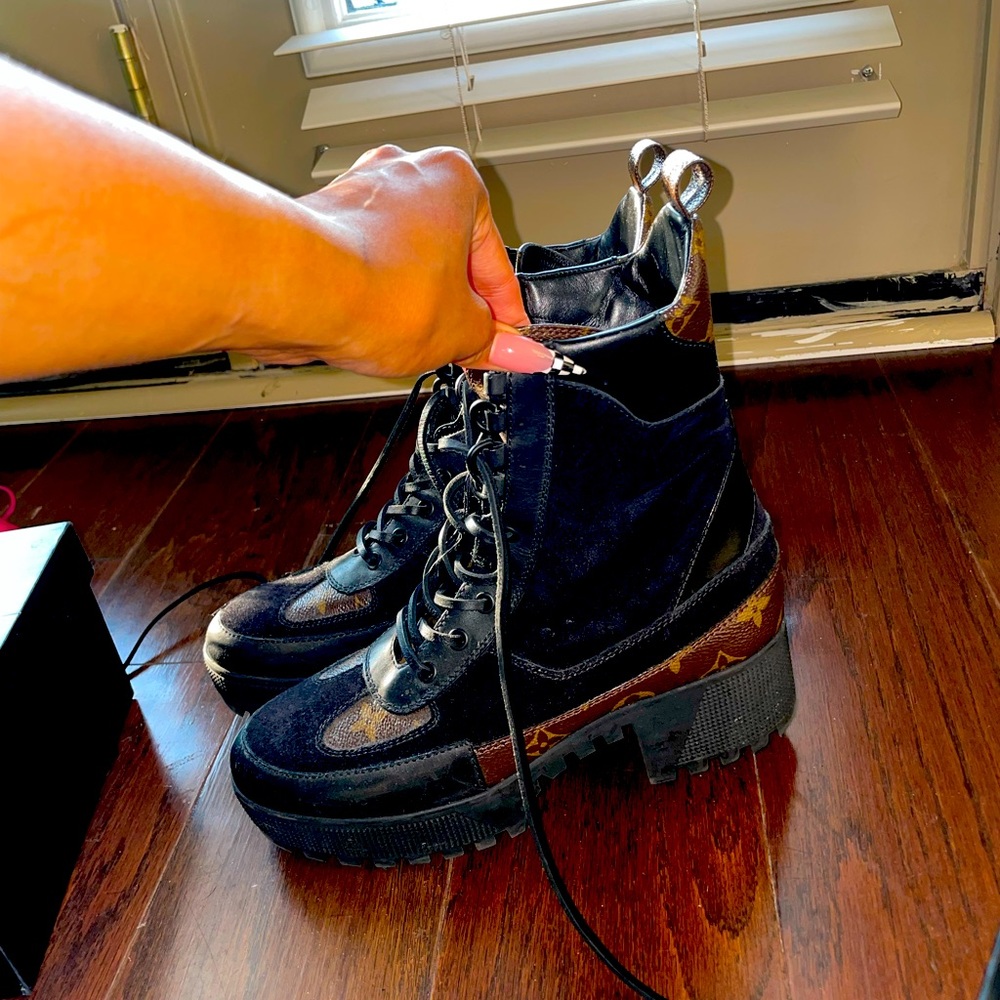 Louis Vuitton classic boots!